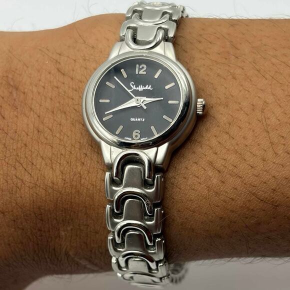 Silver & Black Sheffield Men's Watch - Picture 2 of 5